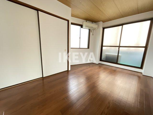 ピア・オークラの居間・リビング