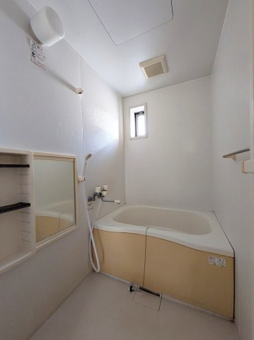 シャーメゾン緑井C棟の浴室