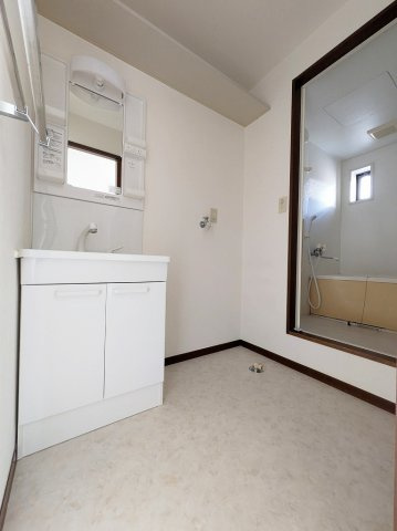 シャーメゾン緑井C棟の洗面所