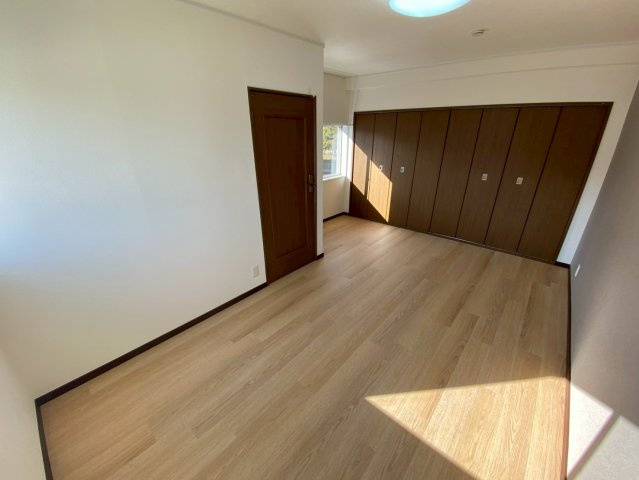 岩屋中町戸建ての居間・リビング
