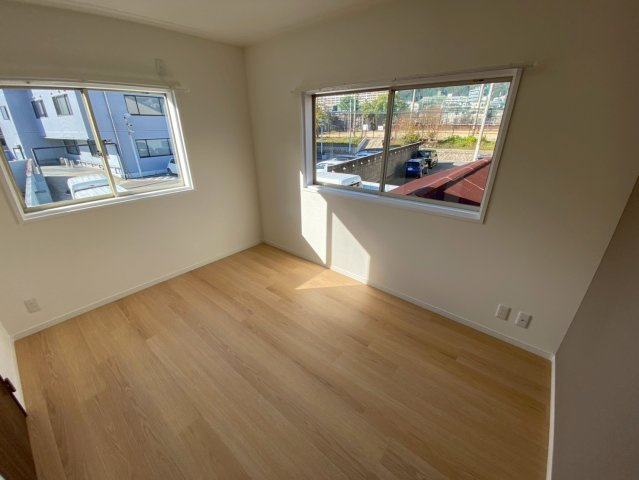 岩屋中町戸建ての居間・リビング