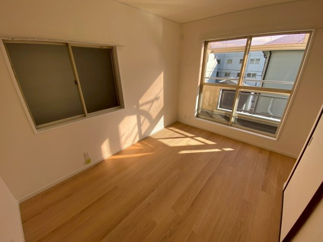 岩屋中町戸建ての居間・リビング