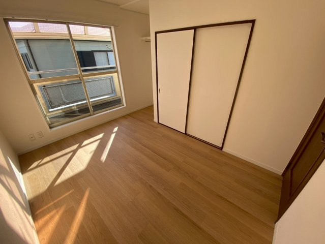 岩屋中町戸建ての居間・リビング