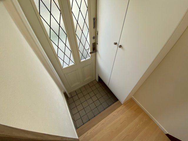岩屋中町戸建ての玄関