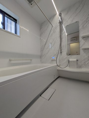 【浴室】 | 広島市安佐南区長束５丁目 | 半身浴もゆっくり楽しめる広々浴室