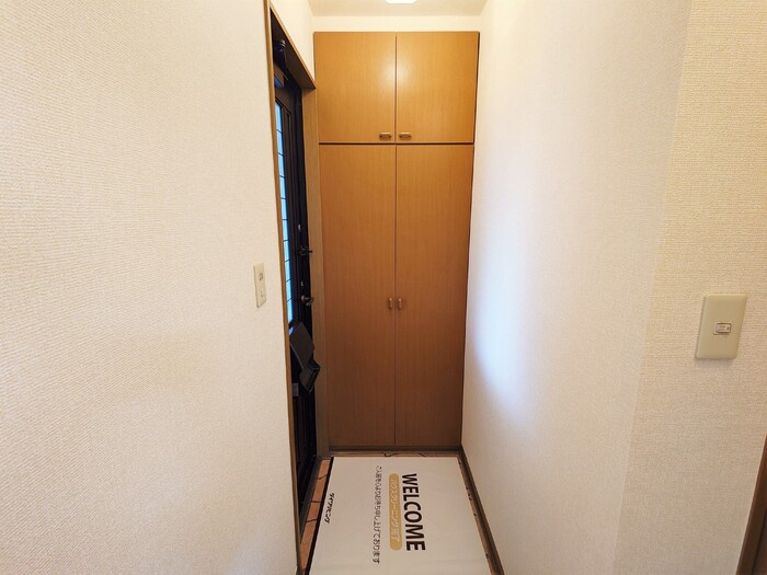 コゥジィーコートの玄関