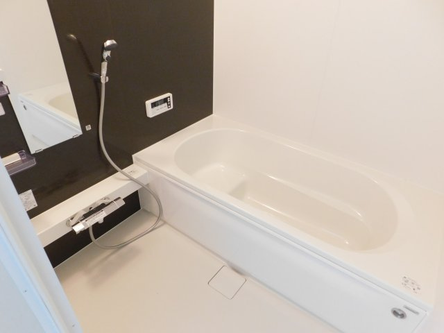 名古屋市中村区北畑町３丁目の新築一戸建の浴室|◇浴室◇　　広い１坪サイズ・浴室暖房乾燥機・保温浴槽・追い焚き機能・ベンチ浴槽・エコシャワー・オートバス・バリアフリーバス