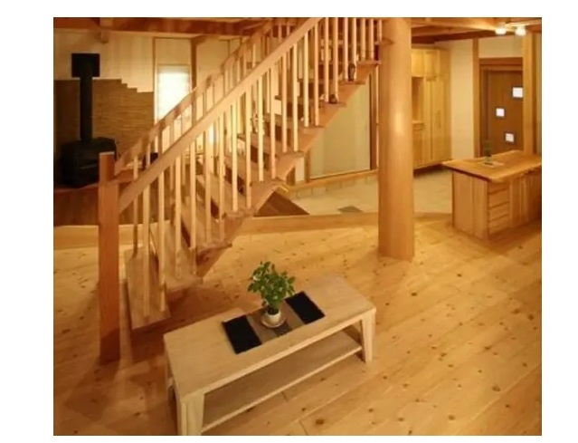 【居間・リビング】 | 東松山市あずま町1丁目 | 吹抜けのある開放的な明るいリビングダイニングです