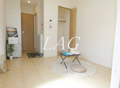 【居間・リビング】 | ブロリー大宮 | 洋室のお部屋です。（モデルルームです）