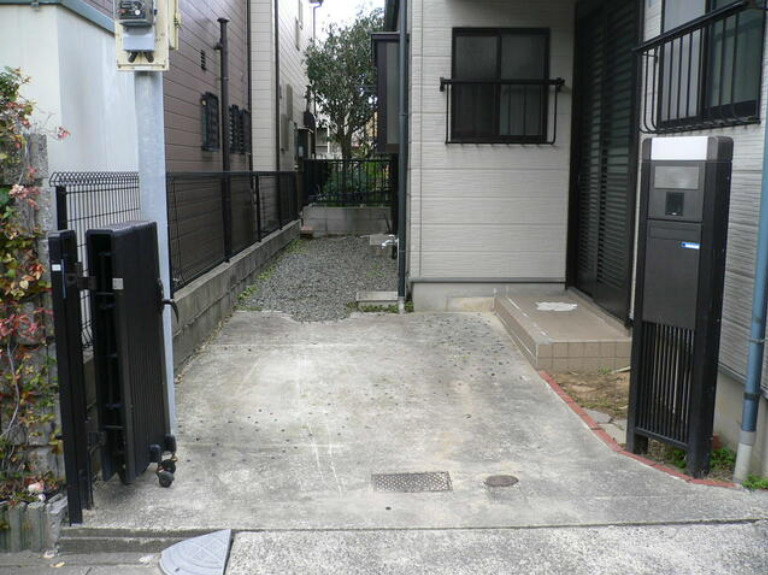 魚崎中町2丁目戸建の駐車場