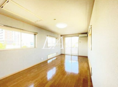 【居間・リビング】 | プライムハイツ | 洋室のお部屋です。