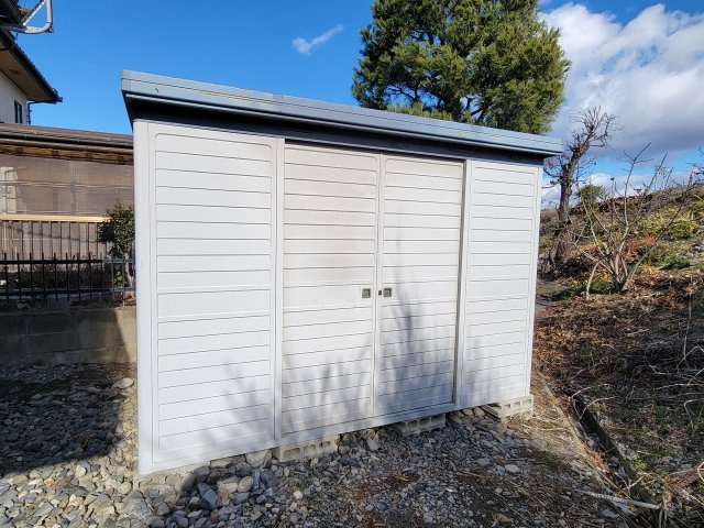 穂高売中古住宅の収納|外物置②