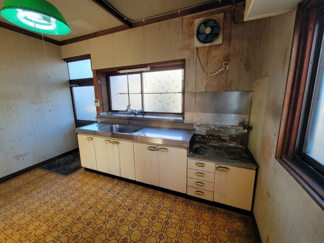 穂高売中古住宅のキッチン