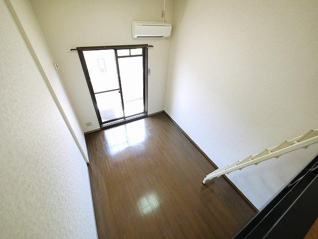 シティパレス郡山Ｐ１Ｂの居間・リビング|こちらのリビングで趣味の時間をお楽しみください