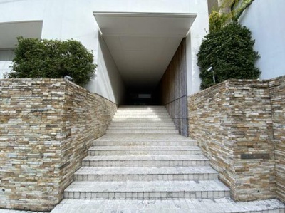 【エントランス】 | ヤサビアン