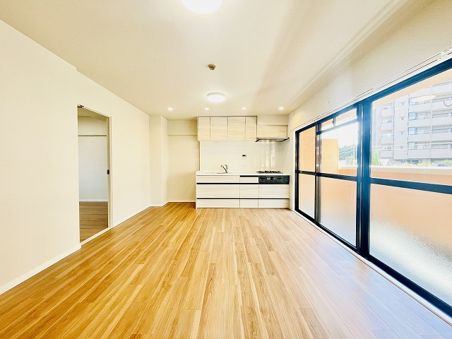 【居間・リビング】 | 三愛シティライフ野間レイクビュー