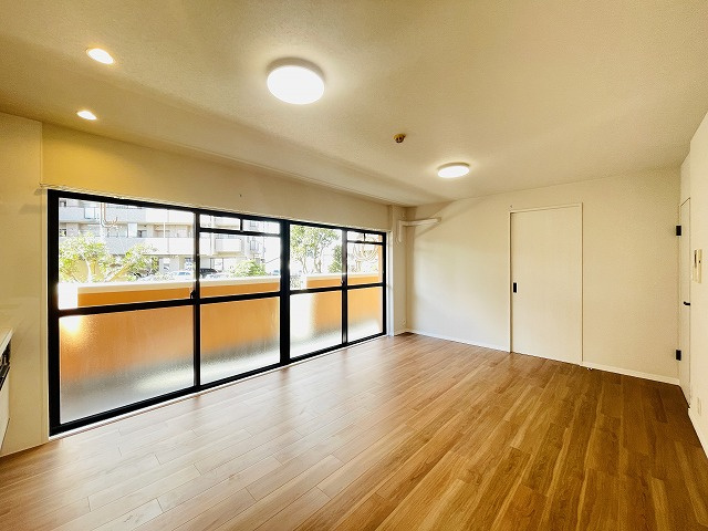 【居間・リビング】 | 三愛シティライフ野間レイクビュー