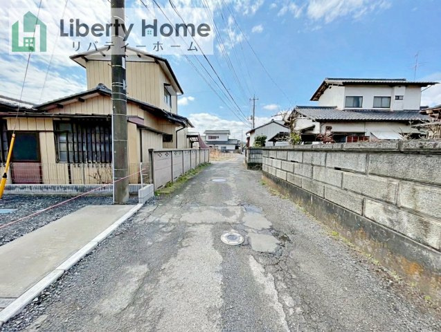 石岡市府中第1　新築戸建　1号棟の前面道路含む現地写真
