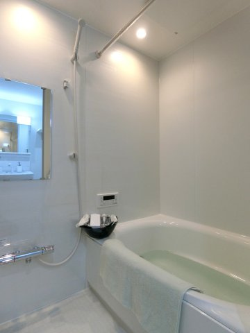 ロータス日東マンションの洗面所|洗面台も新品に交換しました。
忙しい朝の準備も、気分よくスタートできます♪