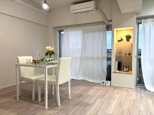 ロータス日東マンションのキッチン|システムキッチンは新品に入れ替えました。リビングを見渡せる広々キッチンで、お料理も捗りそうです。