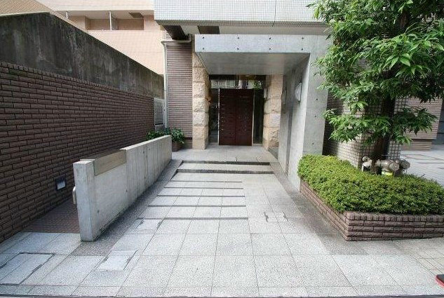 リリーベル高円寺駅前サーモスの外観