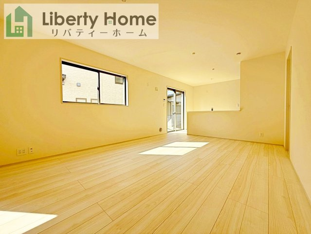 石岡市府中第1　新築戸建　2号棟の居間・リビング