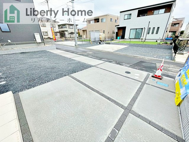 石岡市府中第1　新築戸建　2号棟の駐車場