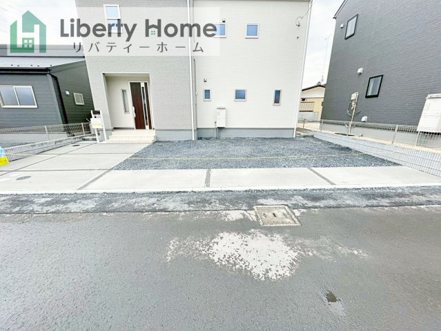 石岡市府中第1　新築戸建　2号棟の駐車場