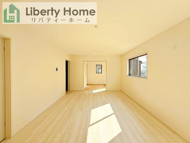 石岡市府中第1　新築戸建　2号棟の居間・リビング