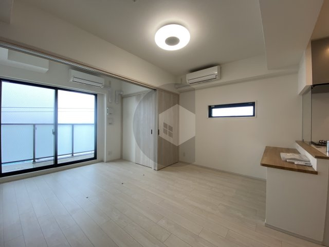 ソルテラスOSAKA EAST GATEの居間・リビング