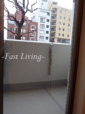 グランスイート四谷二丁目レジデンスのバルコニー