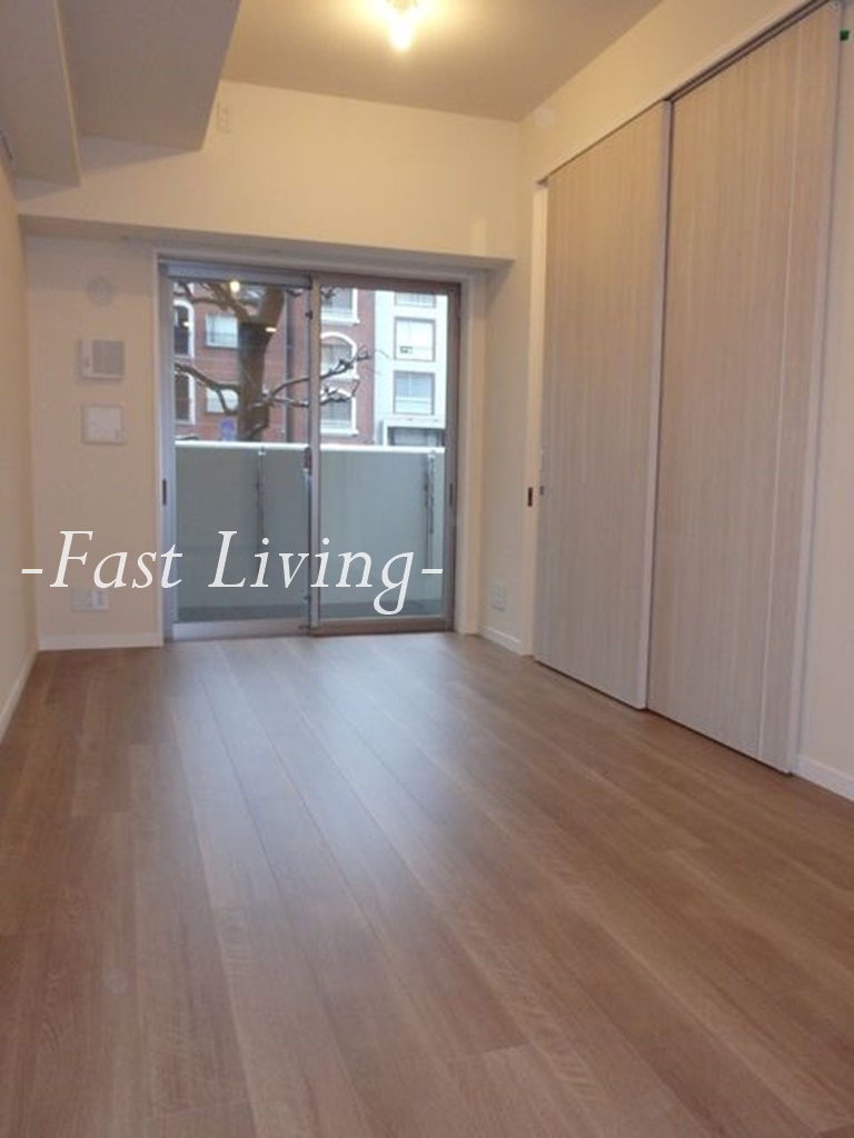 グランスイート四谷二丁目レジデンスの居間・リビング