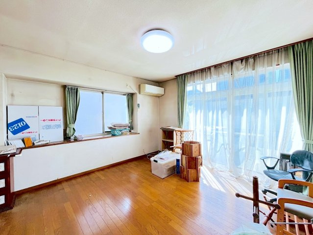 【居間・リビング】 | 本庄市下野堂　中古戸建