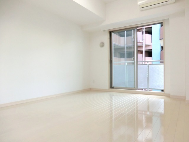 オーキッドレジデンス浦和の居間・リビング|★洋室９．１帖の居室画像です★