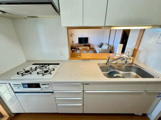  | ポレスター近江八幡 | お洒落な対面キッチン。ご家族と会話をしながら料理していただけます。