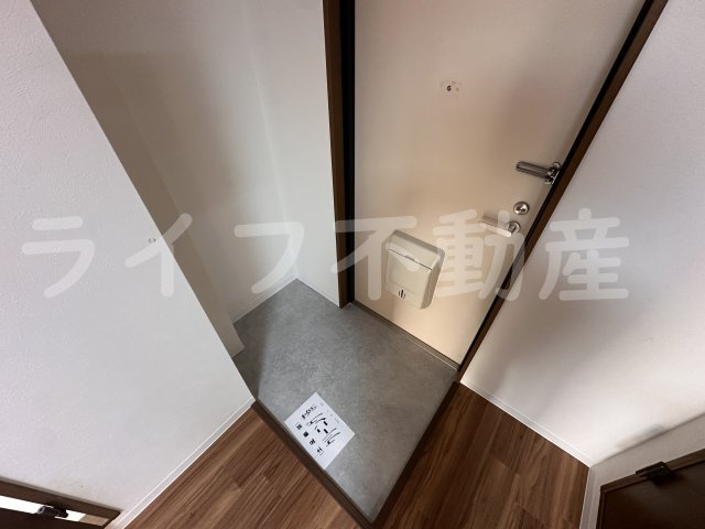 ドミール新深江の玄関