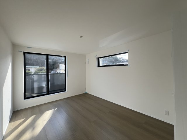 ～大人の余裕～行けば納得の環境【鎌倉市二階堂】新築戸建の洋室|ゆったりした洋室です