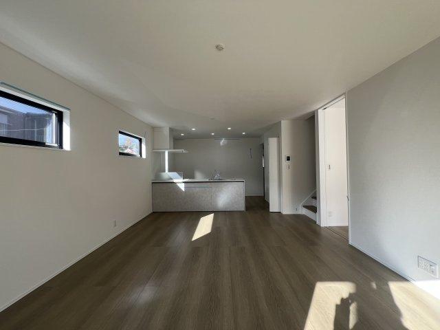 ～大人の余裕～行けば納得の環境【鎌倉市二階堂】新築戸建の居間・リビング|おしゃれな居間です