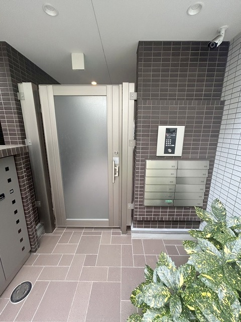 ボナ　ヴィータ鷹番のセキュリティ|★オートロック付きエントランス★