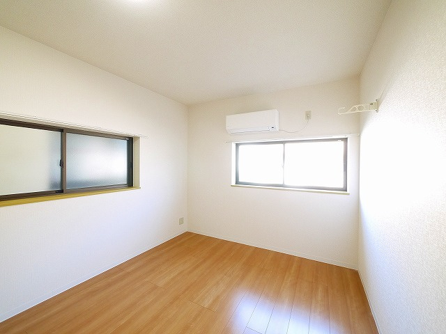 佐紀町平屋の洋室