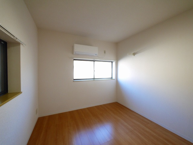 佐紀町平屋の洋室