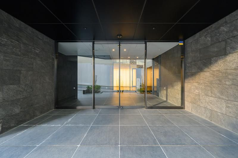 オープンレジデンシア本郷三丁目のエントランス