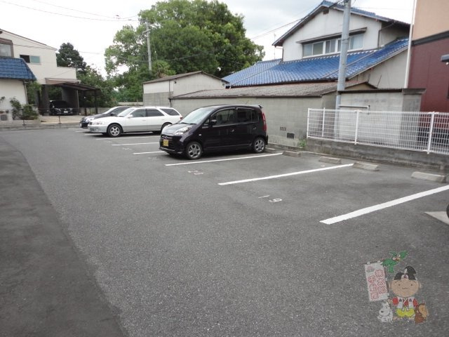 メゾンプリネール　Ｂの駐車場