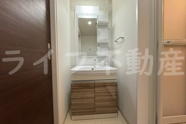 ジャカルタ519の独立洗面台|独立洗面台あり、毎朝おしゃれに忙しい女性の方におすすめです