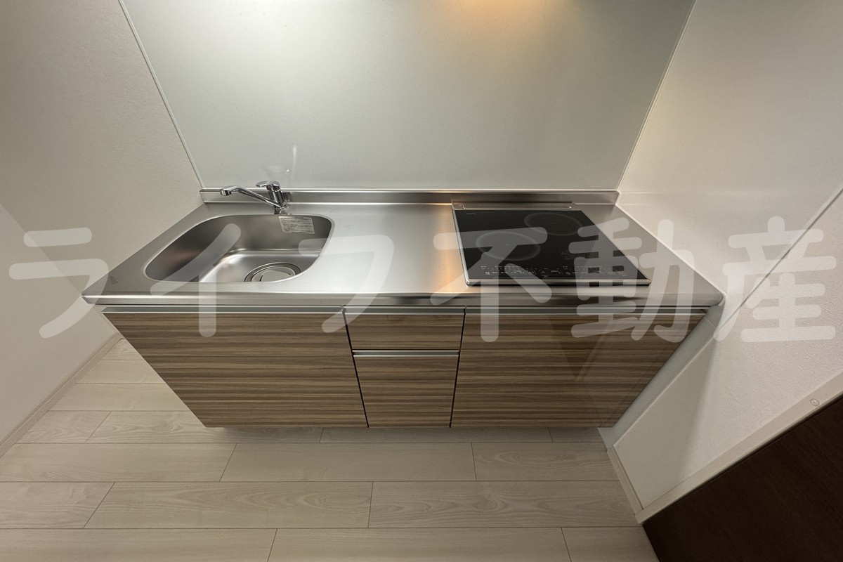 ジャカルタ519のキッチン|コンパクトなキッチンで掃除もラクラク