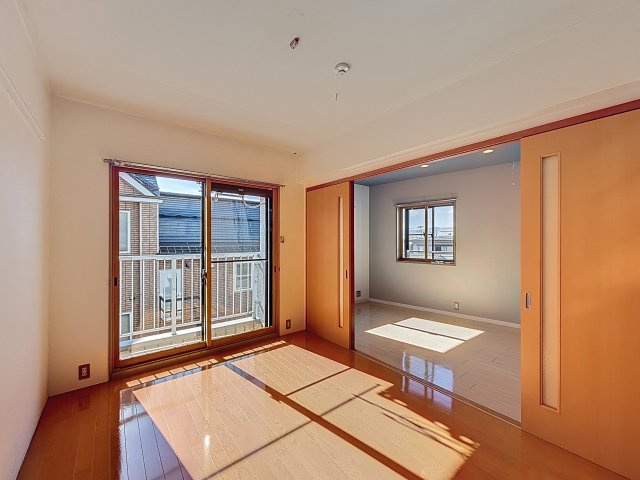 クレスト松山の和室