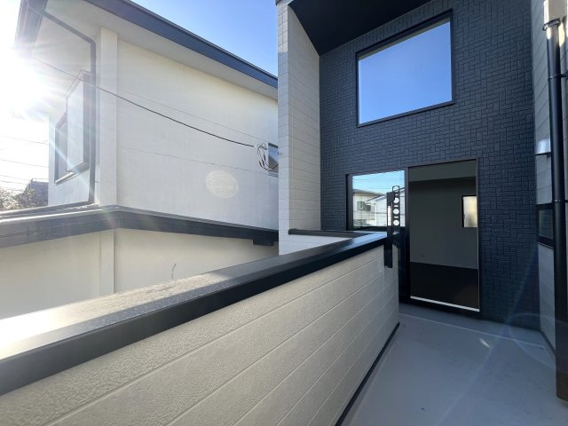 鎌倉市の上の方！鎌倉は海だけじゃない！【鎌倉市台４丁目】新築戸建のバルコニー|バルコニーからの眺めを楽しみながら食事をしませんか