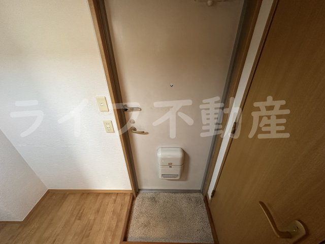 ドムール緑橋の玄関