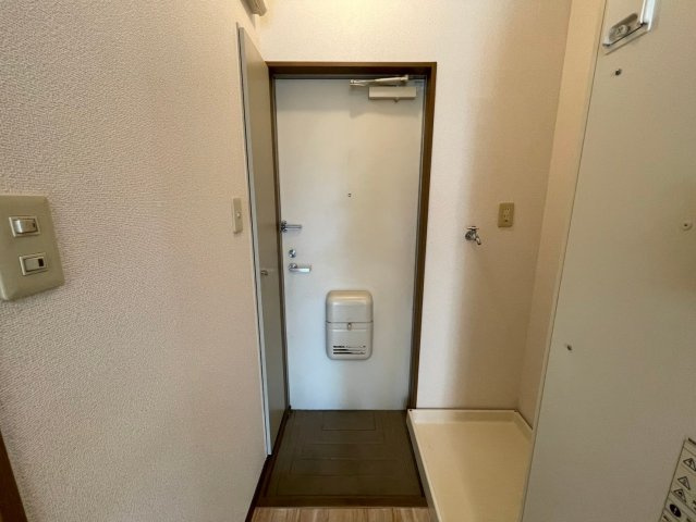 エステートピア小倉の玄関