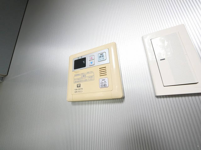 四季の住処欅邸の設備|給湯リモコンです